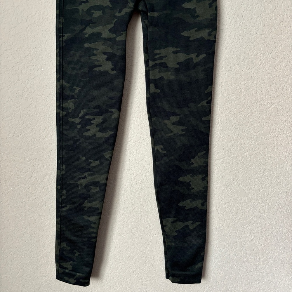 Spanx Camo Print Look at Me Now Seamless Leggings - Picture 5 of 9